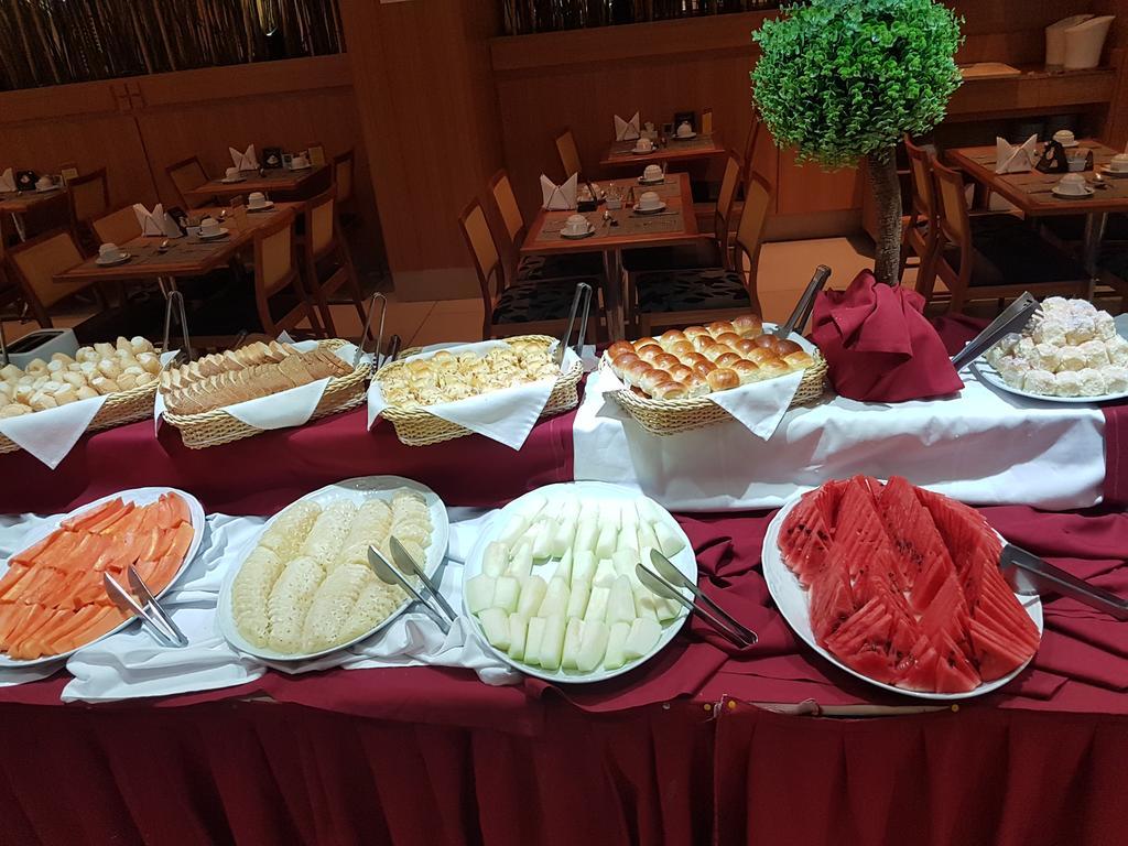 Hotel Atlântico Business Centro Río de Janeiro Exterior foto Breakfast buffet at a hotel